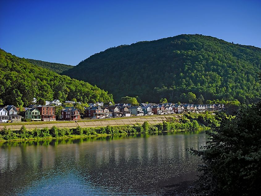 View of the shore along Renovo in Pennsylvania.