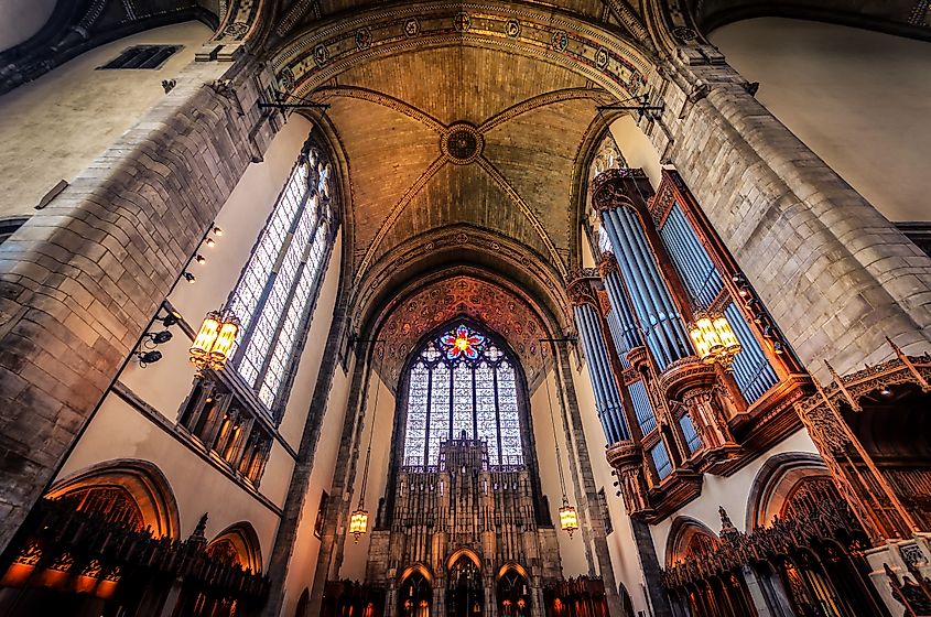 Main Aisle and Altar of Rockefeller Memorial Chapel, in Chicago University.