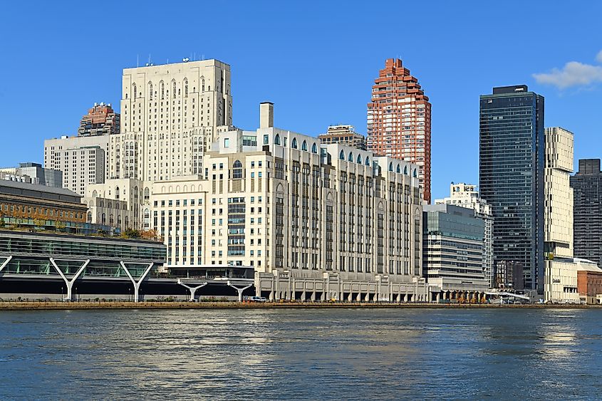 New York Presbyterian Medical Center. Editorial credit: Popova Valeriya / Shutterstock.com