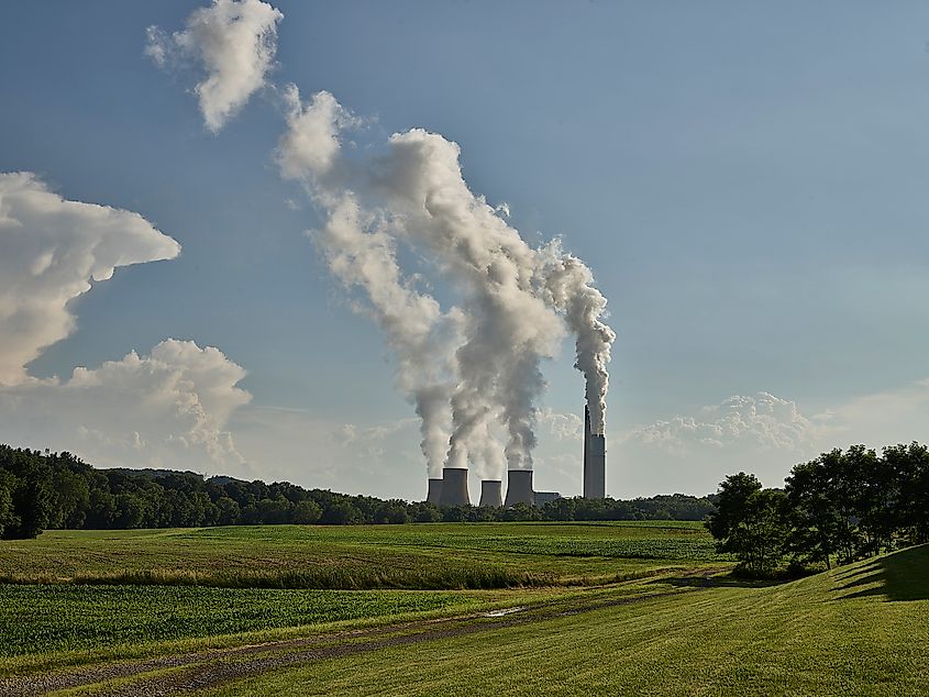 The Keystone Generating Station stands near Keystone Lake in Armstrong County, Pennsylvania