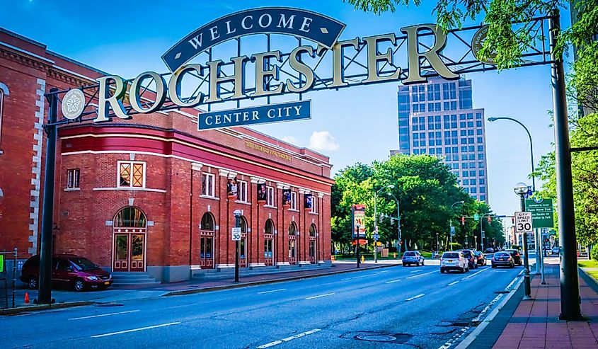 Welcome to Rochester sign in downtown.