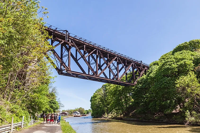 Lockport Railroad Bridge (Upside-Down Bridge), This bridge is a multi-span railroad bridge built in 1902 in Lockport, New York, USA.