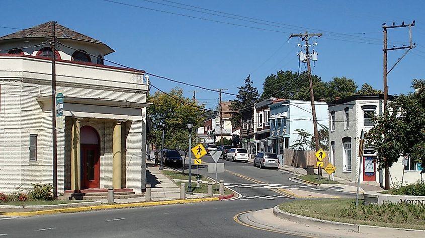 Mount Rainier Historic District, Maryland (Nonvirtual, CC BY-SA 3.0 <https://creativecommons.org/licenses/by-sa/3.0>, via Wikimedia Commons)