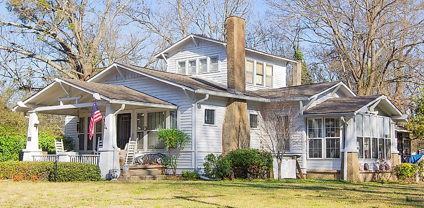 Johnson-Butler House, Aberdeen, Mississippi. By rossograph - Own work, CC BY-SA 4.0, https://commons.wikimedia.org/w/index.php?curid=116580593