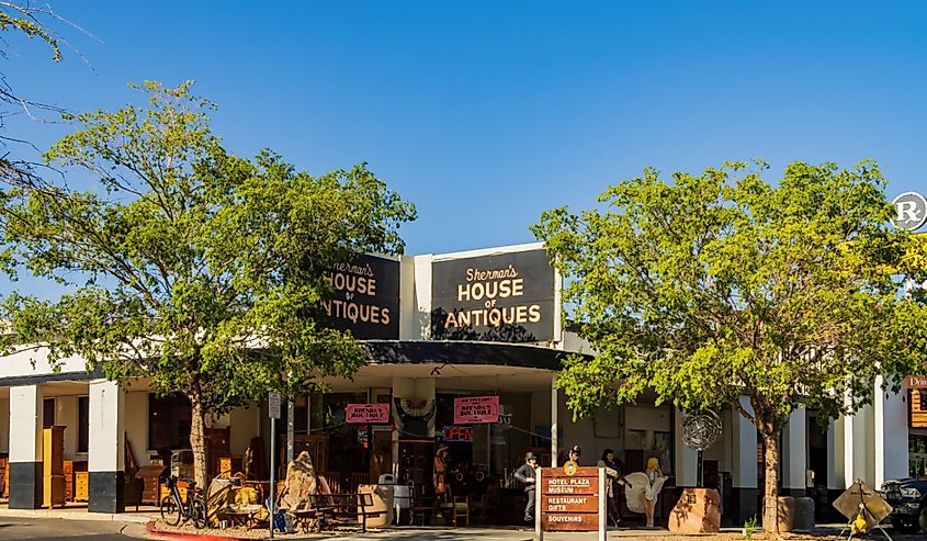 Exterior view of a Thrift store, Boulder City, Nevada