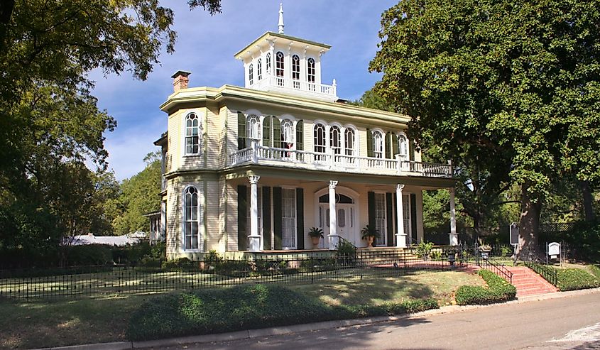 House of the Seasons, Historic House located in Jefferson, TX