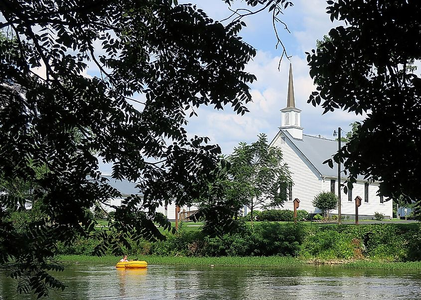 : St. Francis of Assisi, Townsend, Tennessee. Image credit Nheyob, CC BY-SA 4.0, via Wikimedia Commons