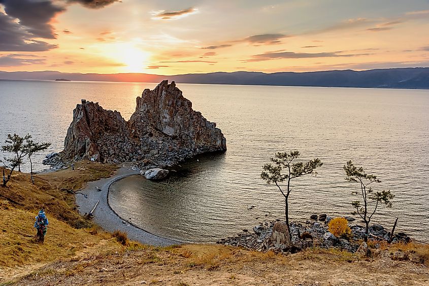 the deepest lakes in the world