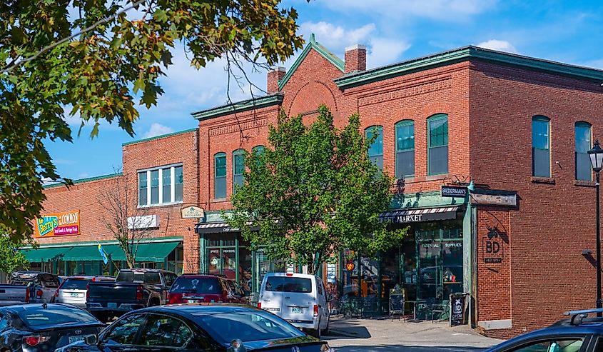 Chase St. Market in a historic building at 135 Main Street in town center of Plymouth, New Hampshire.
