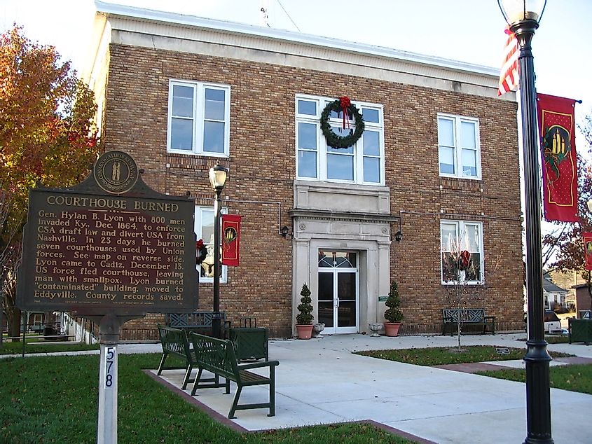 The historical Courthouse building in Cadiz, Kentucky.