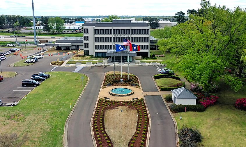 Looking east at a recently modernized Southaven City Hall