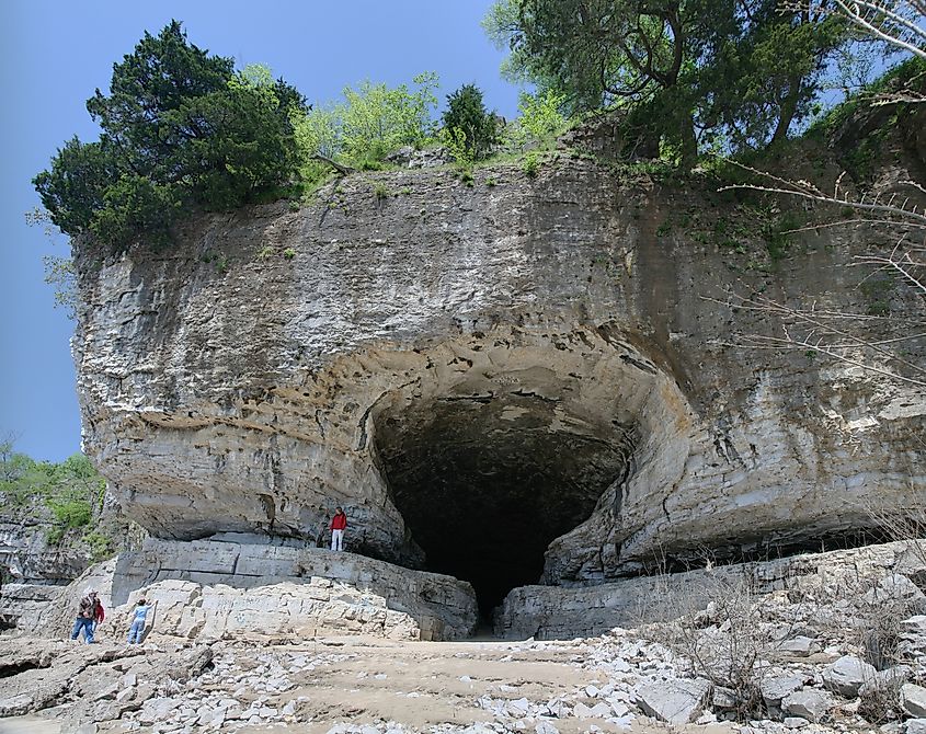 Cave-in-rock state park cave on the Ohio river, Illinois.