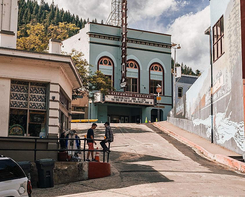 The California Theater in Dunsmuir California on a sunny day