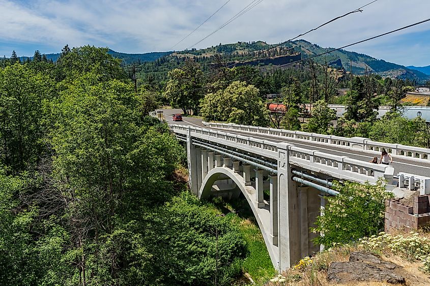 A bridge in Mosier, Oregon, via MelWood / Shutterstock.com