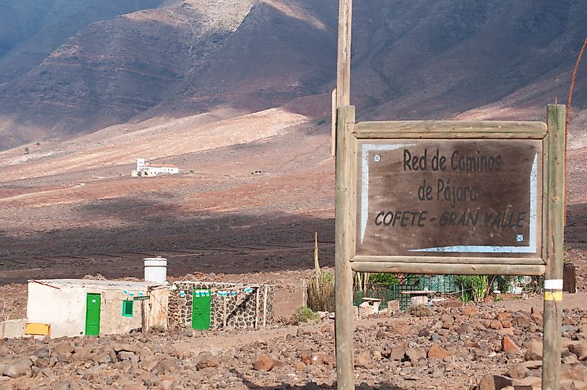 16. The path leads from Cofete beach in the Jandia natural park to Gran Valle, typical of the leeward side of the JandÃa Peninsula