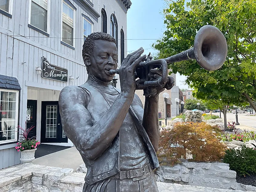 A statue of legendary jazz trumpeter Miles Davis in his birthplace of Alton, Illinois.