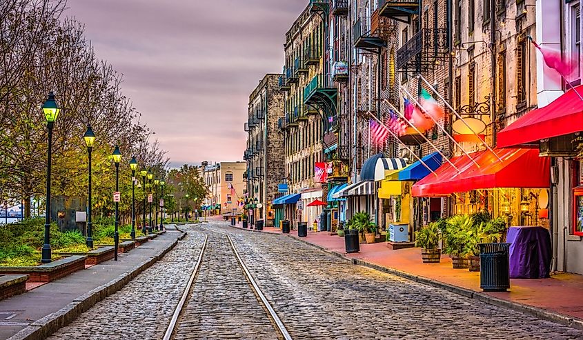 Savannah, Georgia, USA bars and restaurants on River Street.