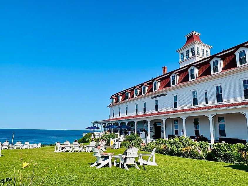 The waterfront Spring House Hotel in New Shoreham, Rhode Island. Image credit: JTTucker / Shutterstock.com.