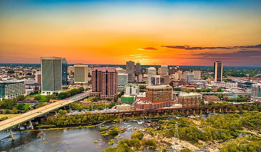 Sunset over the cityscape of Richmond, Virginia.