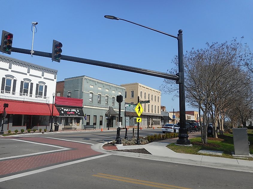 Emporia, VA. DanTD, CC BY-SA 4.0 <https://creativecommons.org/licenses/by-sa/4.0>, via Wikimedia Commons