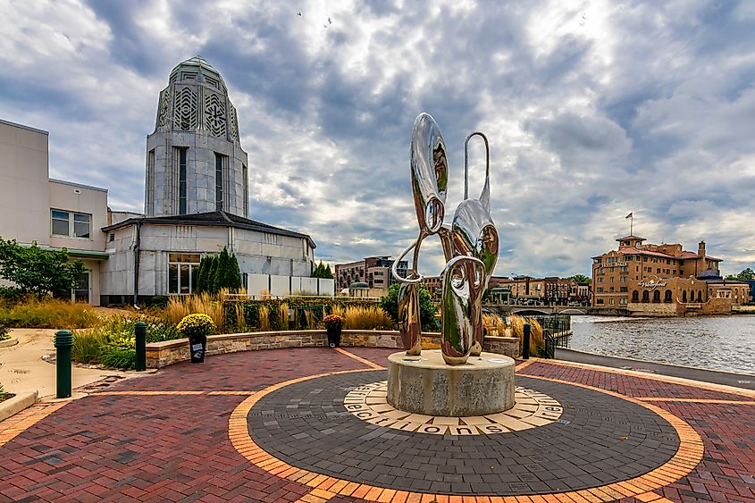 Downtown St. Charles, Illinois. Editorial credit: Nejdet Duzen / Shutterstock.com.