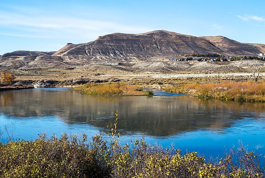 Autumn on the shores of Green River, Wyoming.