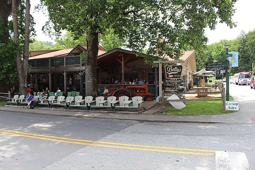 Betty’s Country Store