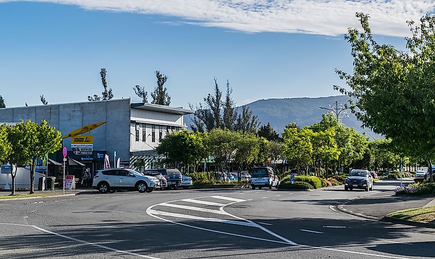 Luxmore Drive in Te Anau. Image credit: Krzysztof Golik, CC BY-SA 4.0, via Wikimedia Commons