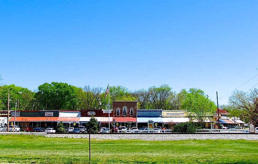 Downtown Bell Buckle, Tennessee. Image credit: Brian Stansberry via Wikimedia Commons.