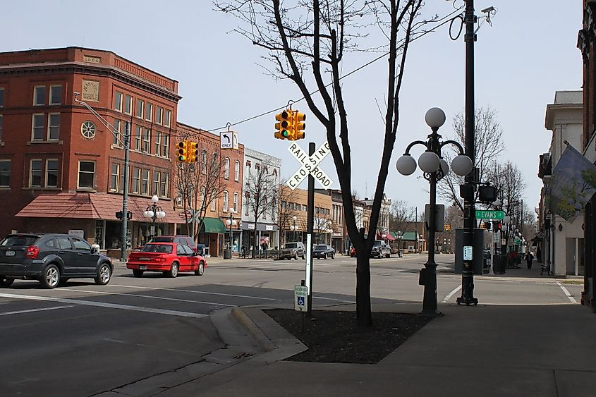Downtown Tecumseh, Michigan. Image credit: Dwight Burdette via Wikimedia Commons.