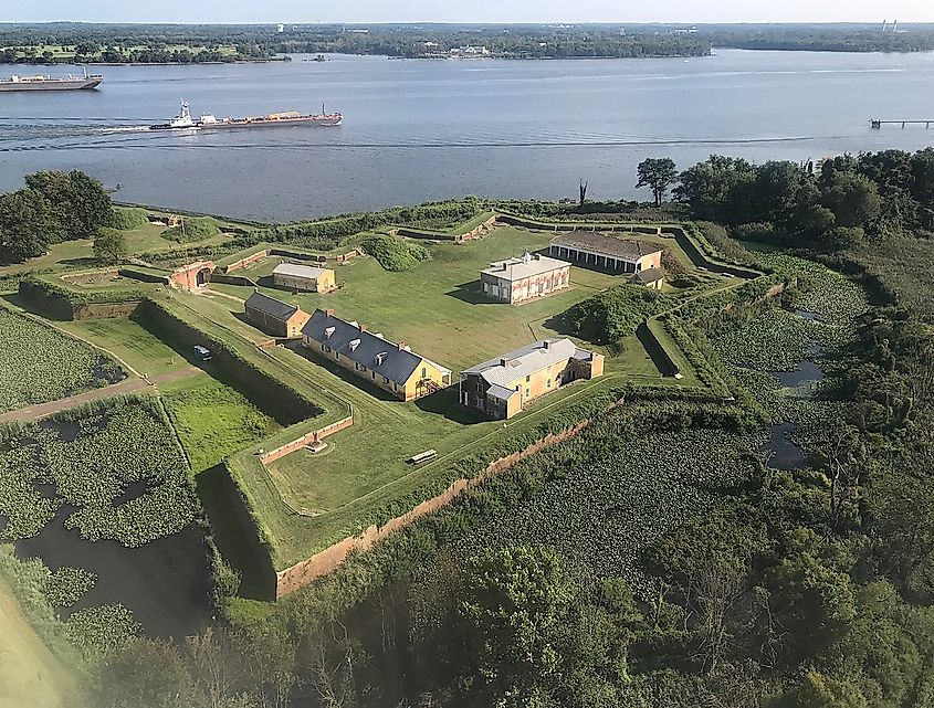 Aerial view of Fort Mifflin, Pennsylvania and the Delaware River from an airplane approaching runway 27R at Philadelphia International Airport.