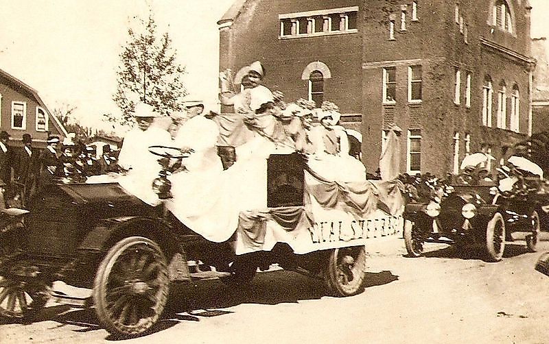 Women's suffrage car during a 1913 parade in Orlando.