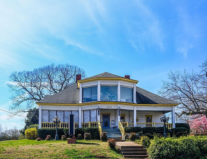 Building in Canton, Georgia