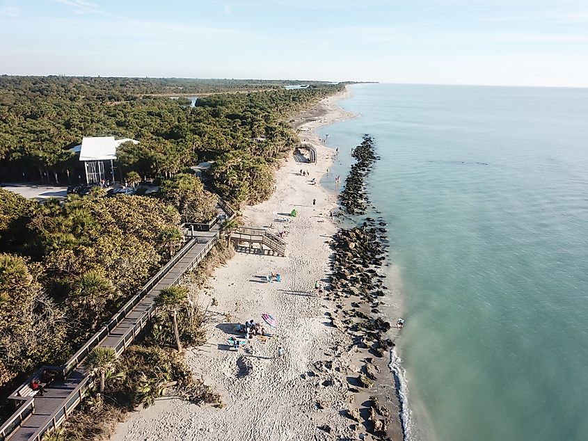 Caspersen Beach, in Venice, Florida. Grendelkhan, CC BY-SA 4.0 <https://creativecommons.org/licenses/by-sa/4.0>, via Wikimedia Commons