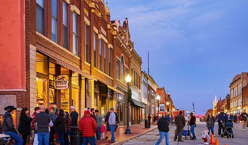 Night view of the famous Guthrie Victorian walk