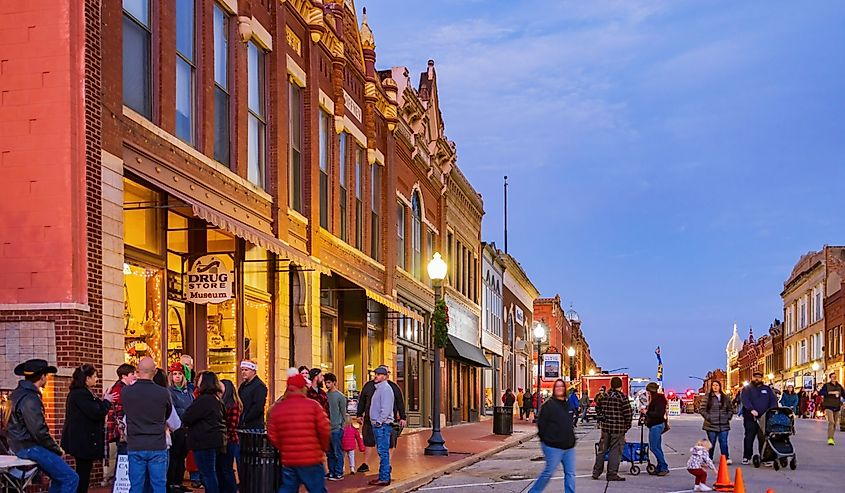  Night view of the famous Guthrie Victorian walk