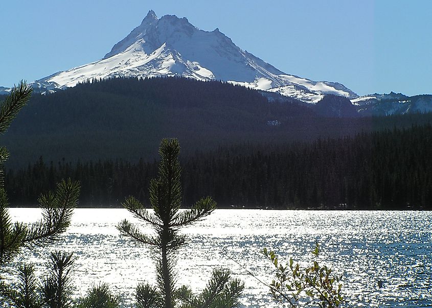 Olallie is the largest of more than 200 lakes within the Olallie Lake Scenic Area. (Oregon Department of Fish & Wildlife, CC BY-SA 2.0 <https://creativecommons.org/licenses/by-sa/2.0>, via Wikimedia Commons)
