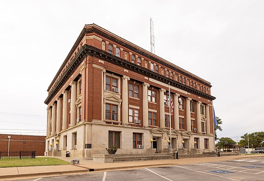The Okmulgee County Courthouse in Okmulgee, Oklahoma. Editorial credit: Roberto Galan / Shutterstock.com.
