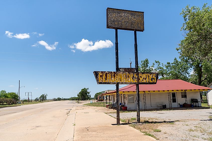 he former Elm Motel along Route 66, now abandoned. Editorial credit: melissamn / Shutterstock.com