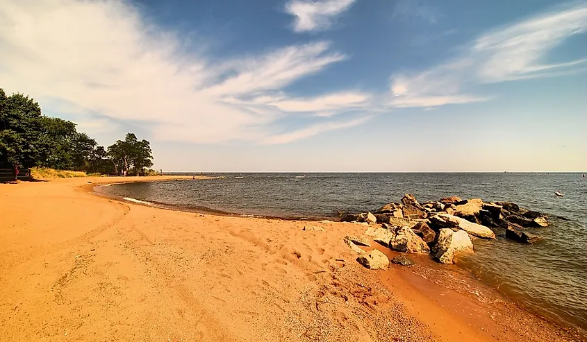 The red sandy beach of Sandy Point State Park near Annapolis, Maryland./ Red Sands of Maryland