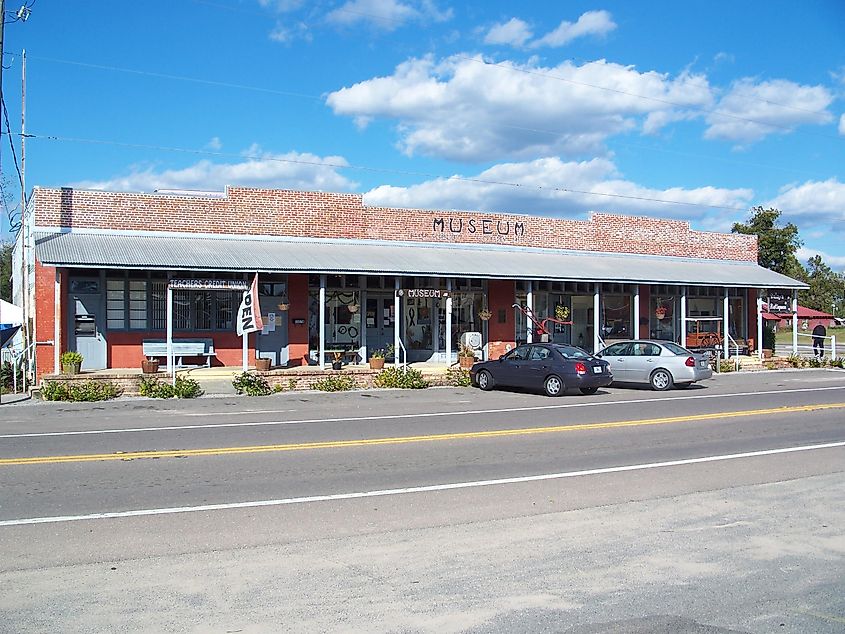 Baker, Florida: Baker Block Museum, By Ebyabe - Own work, CC BY-SA 3.0, https://commons.wikimedia.org/w/index.php?curid=12122810