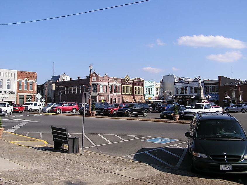 The town square in Lebanon, Tennessee