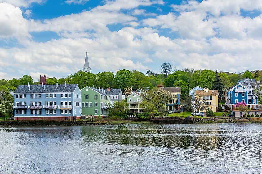 Houses along the Quinnipiac River in Fair Haven Heights, New Haven, Connecticut