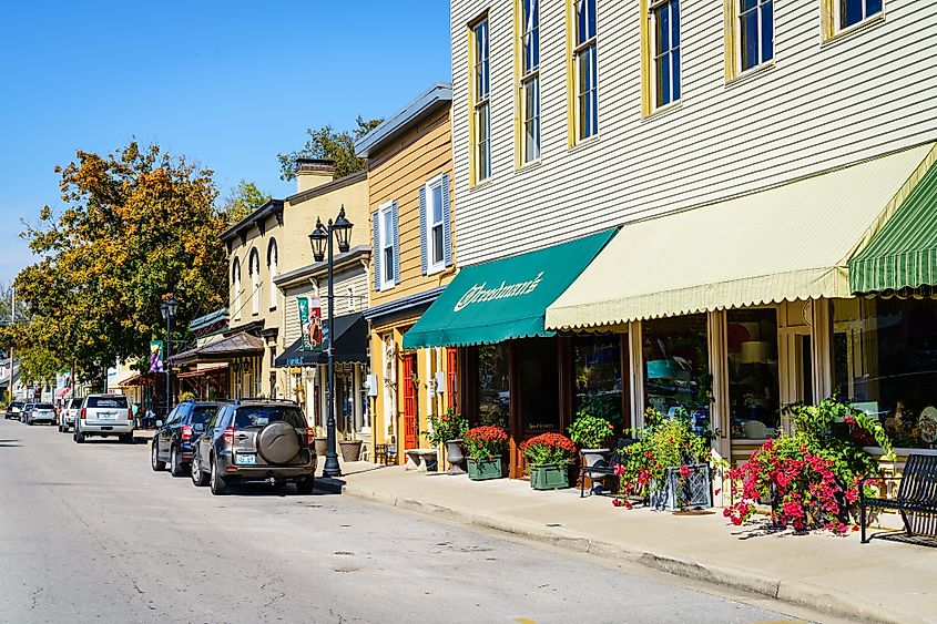 Midway, Kentucky's picturesque Main Street, famous for its boutiques and restaurants.