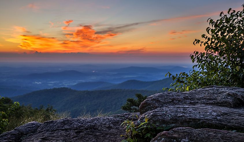 Shenandoah National Park, sunrise at Hazel Mountain Overlook