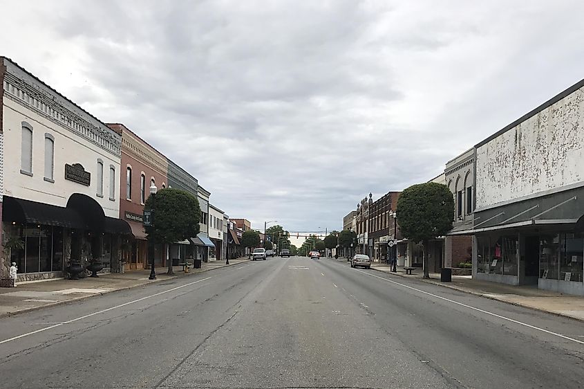 Street view in Roanoke Rapids, North Carolina