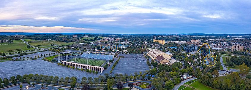  Panoramic aerial view of Hershey Park in Hershey, Pennsylvania, USA.