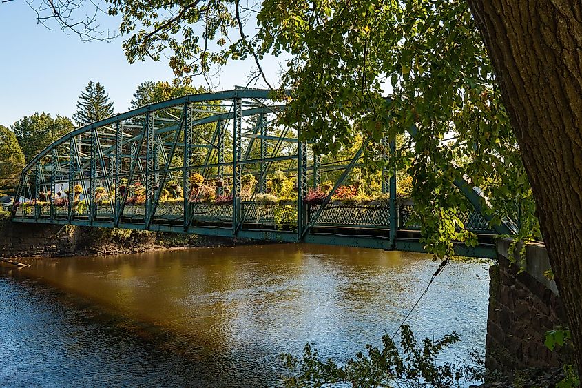 Bridge in Simsbury, Connecticut, in fall