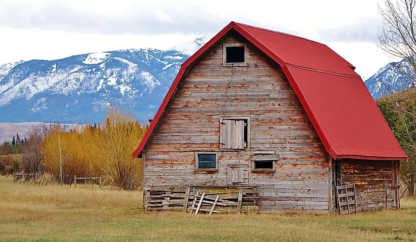 Colorful autumn scene and barn near Lostine, Oregon