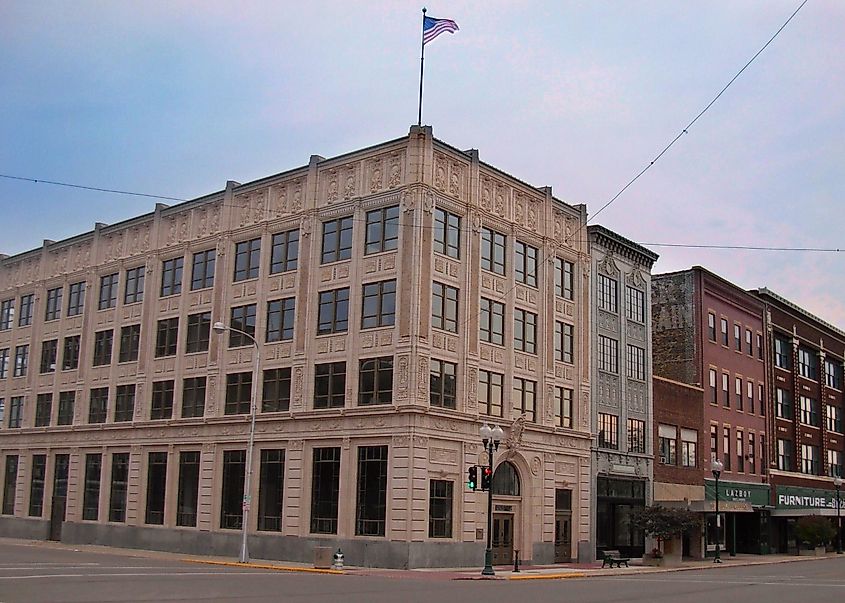 Historic district in Albert Lea, Minnesota, By Jonathunder - Own work, CC BY-SA 3.0, https://commons.wikimedia.org/w/index.php?curid=4995490
